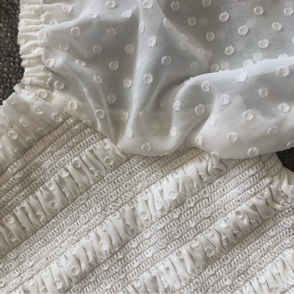 EXPRESS WHITE SMOCKED PUFF SLEEVE TOP, SIZE PETITE SMALL - Picture 9 of 10